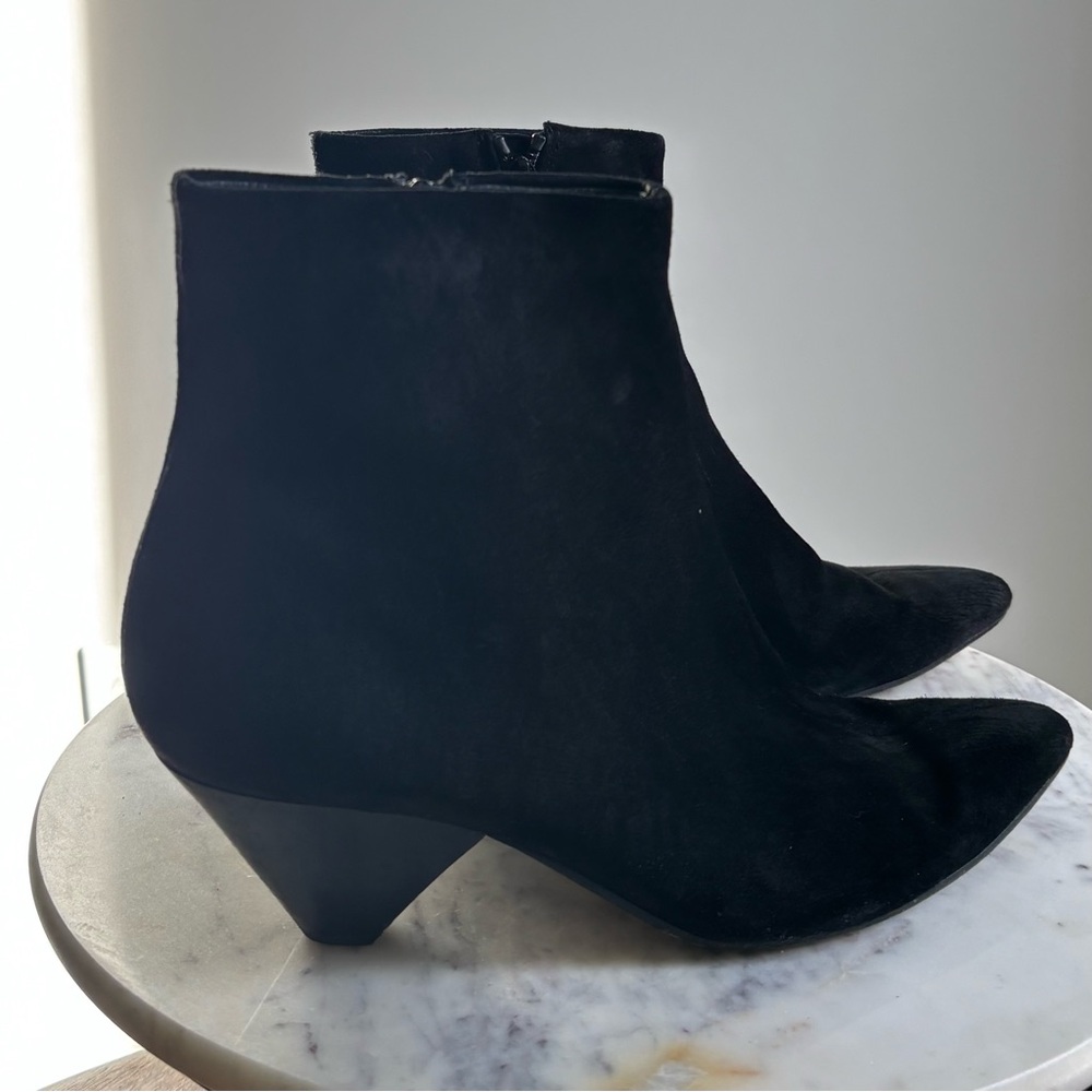 Vince. Alder Suede Ankle Boots - Picture 4 of 7